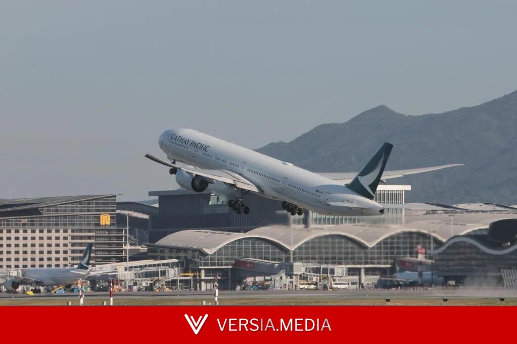 国泰航班罗马尼亚上空一度失联 北约战机升空警告