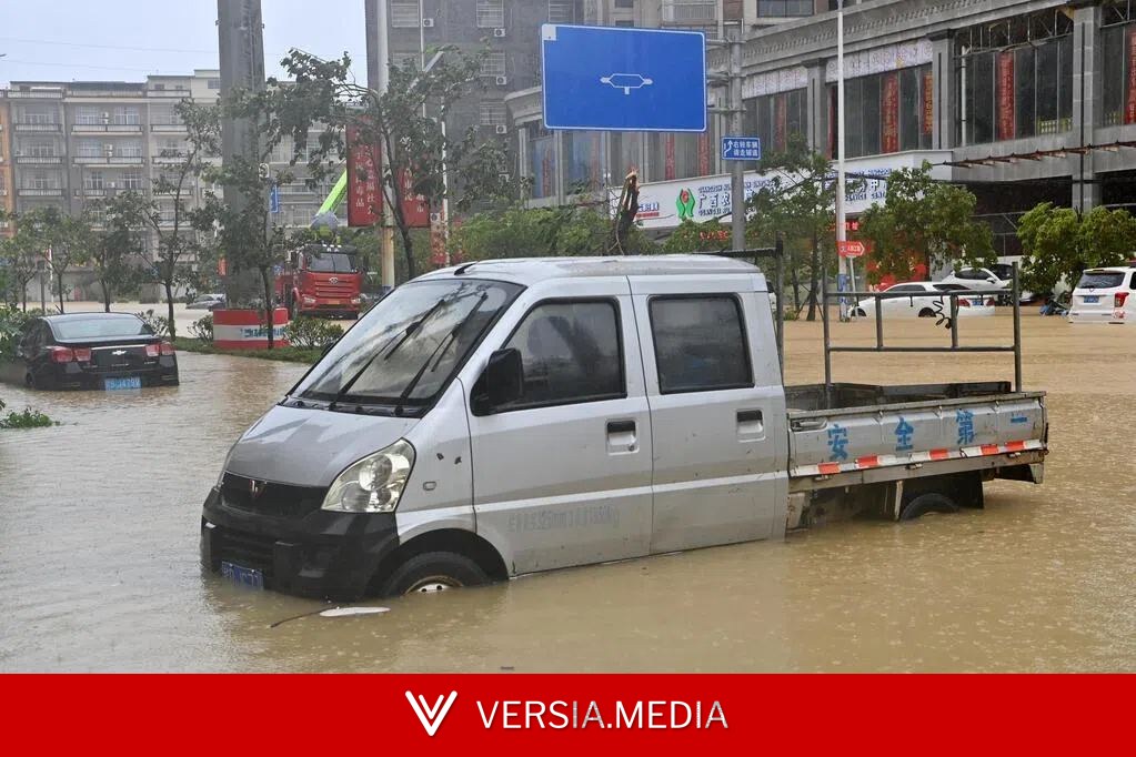 特大暴雨袭广西引发内涝 东斑江发生50年一遇洪水