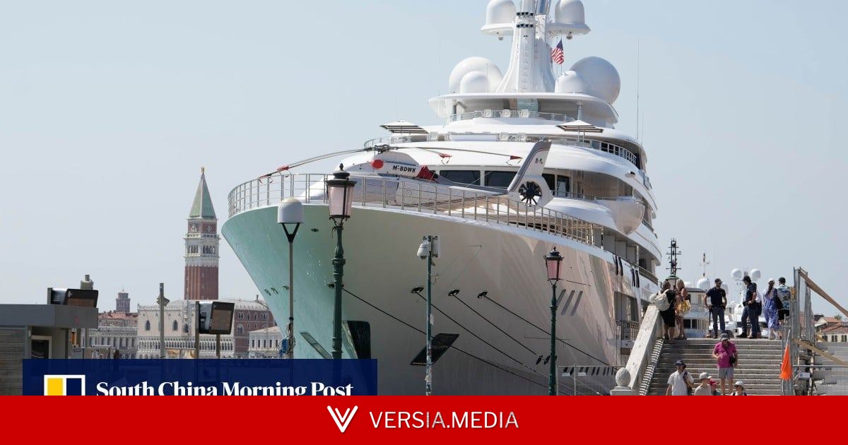 Trump envoy met with protests in Venice as he arrives on superyacht