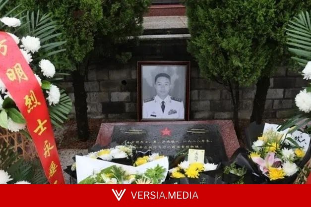解放军海军上校执行飞行训练任务殉职 家乡举行告别仪式